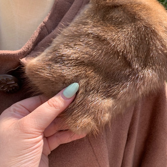 Vintage Wool Trench Coat with Real Fur Trim - Picture 4 of 16